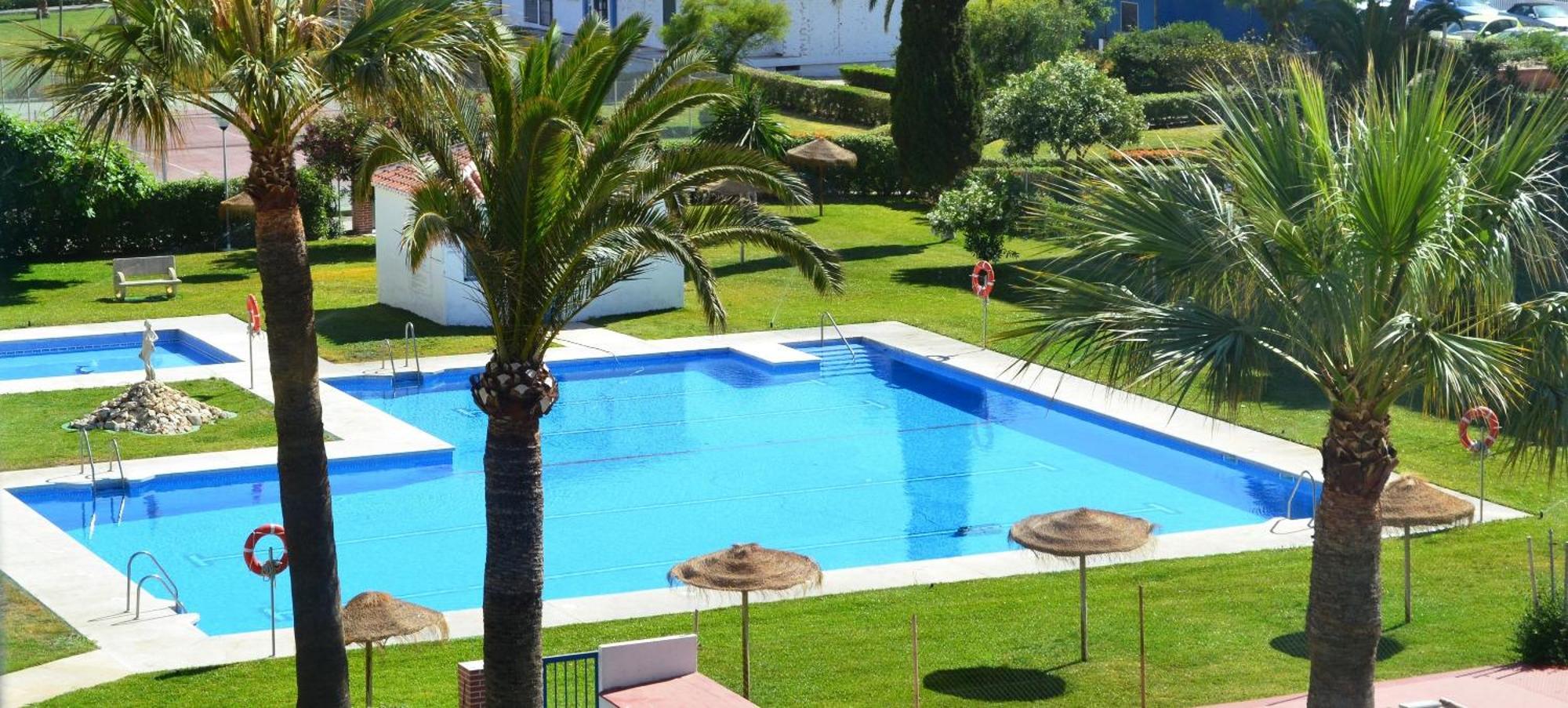 Spacious 1 Bedroom Apartment, Beach Front, Torrox Costa エクステリア 写真
