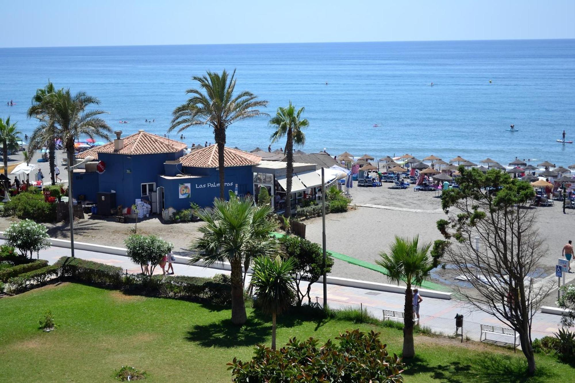 Spacious 1 Bedroom Apartment, Beach Front, Torrox Costa エクステリア 写真