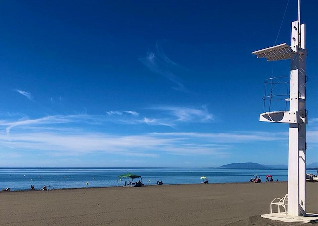 Spacious 1 Bedroom Apartment, Beach Front, Torrox Costa エクステリア 写真