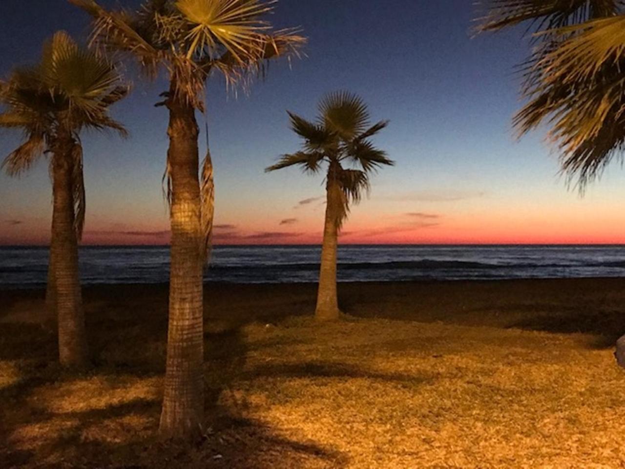 Spacious 1 Bedroom Apartment, Beach Front, Torrox Costa エクステリア 写真
