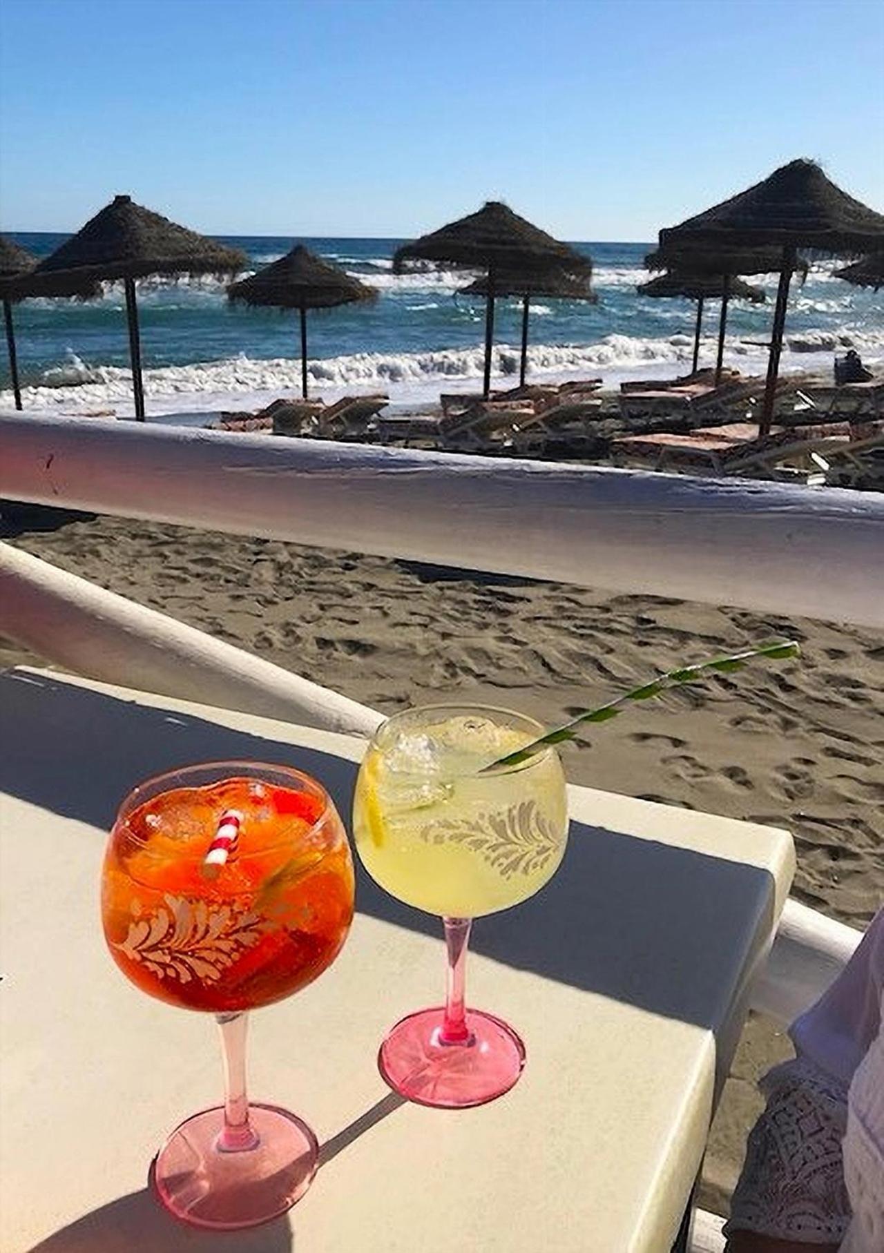 Spacious 1 Bedroom Apartment, Beach Front, Torrox Costa エクステリア 写真